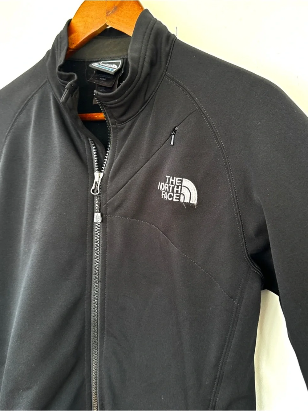 The North Face Flight Series Women’s Black Lightweight Jacket with Full Zip - Picture 3 of 14